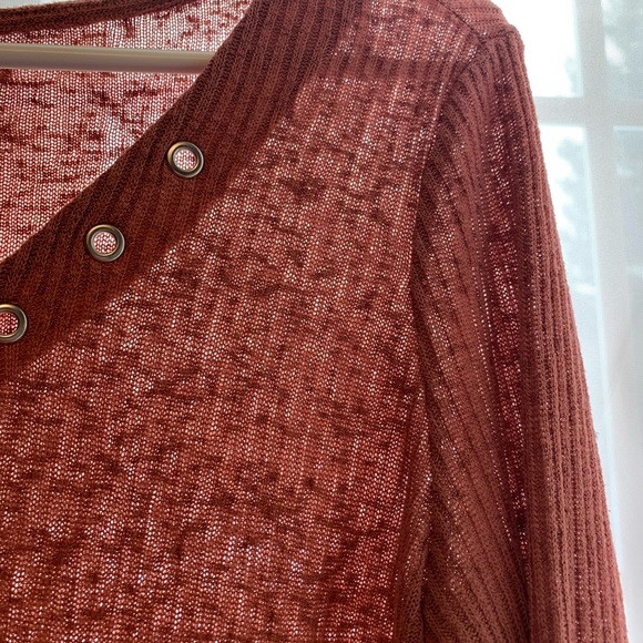 H&M Crop Long Sleeve - Picture 2 of 3